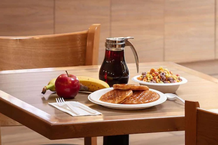 Breakfast/Coffee Service 50 of 60