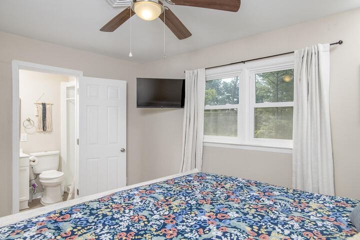 Cardinal Seas 5 Bedroom Home by RedAwning