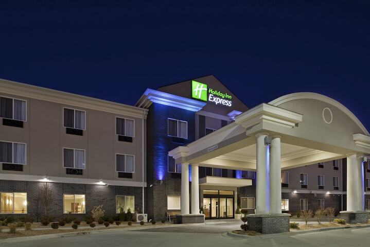 Holiday Inn Express Hotel & Suites Pittsburg by IHG