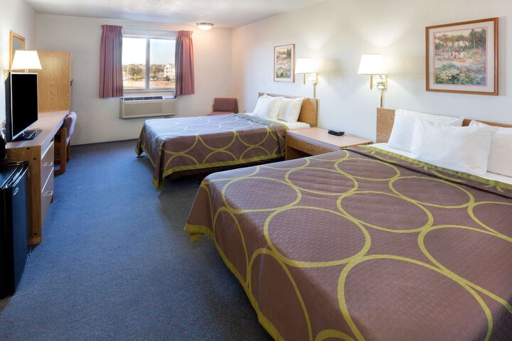 Room 12 of 28