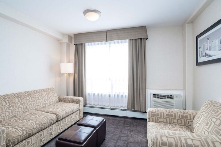 Room 42 of 73