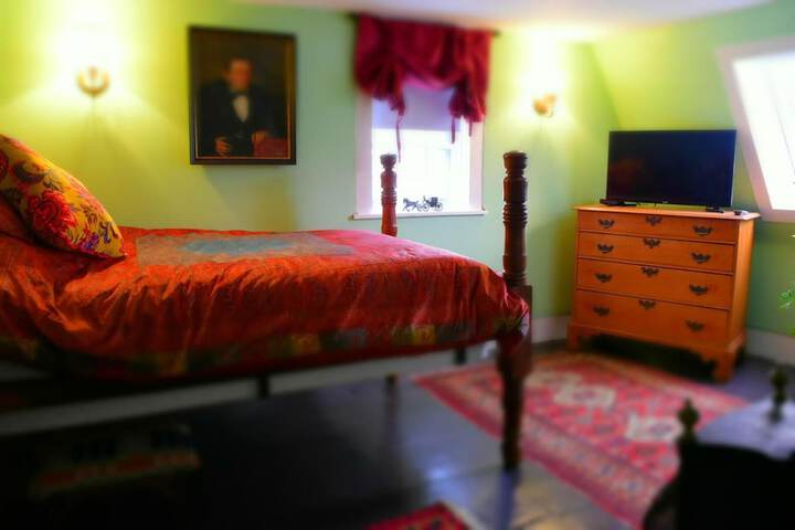 Room 12 of 41