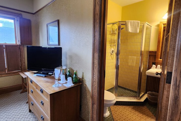 Room 14 of 21
