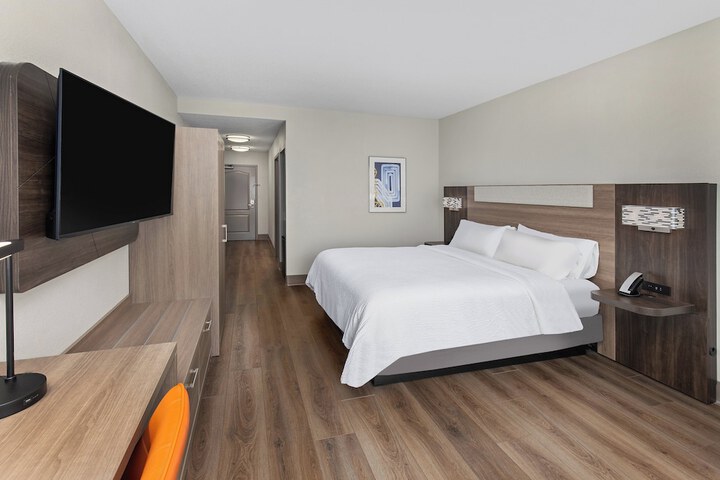 Room 16 of 60
