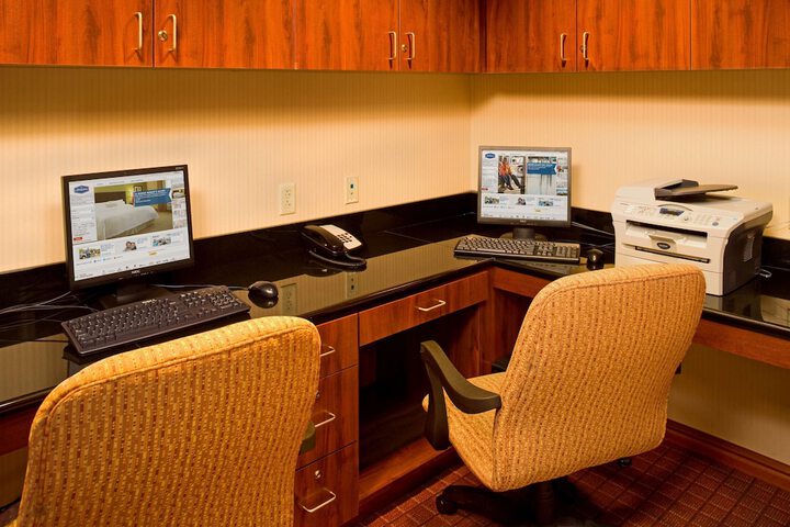 Hampton Inn & Suites Pittsburgh-Meadow Lands