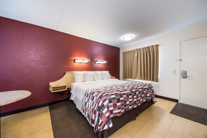 Room 18 of 35
