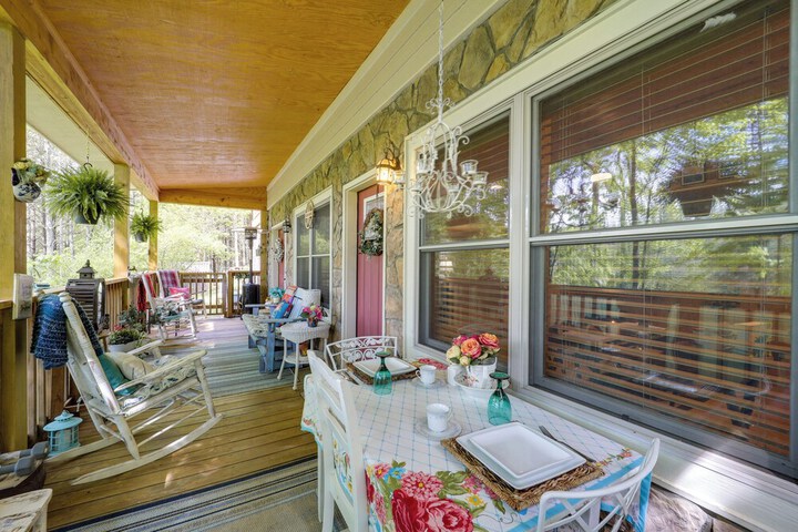 West Jefferson Vacation Rental Near River