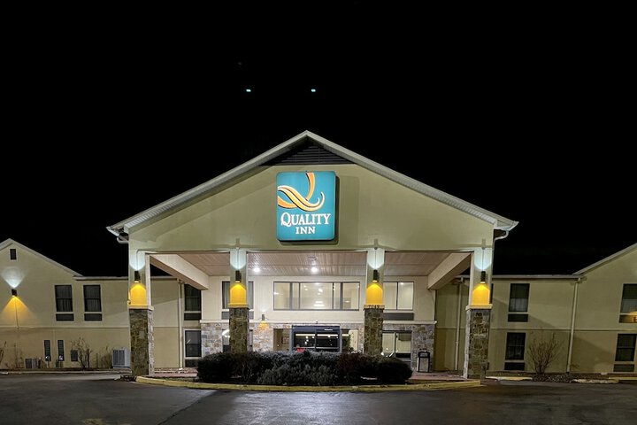 Hotel 2 of 43