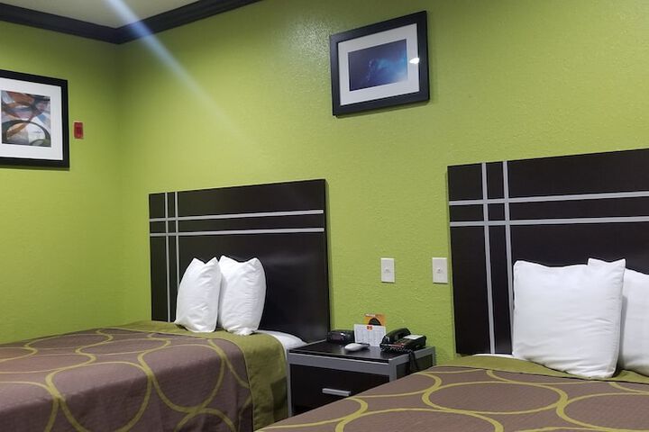 Room 9 of 47