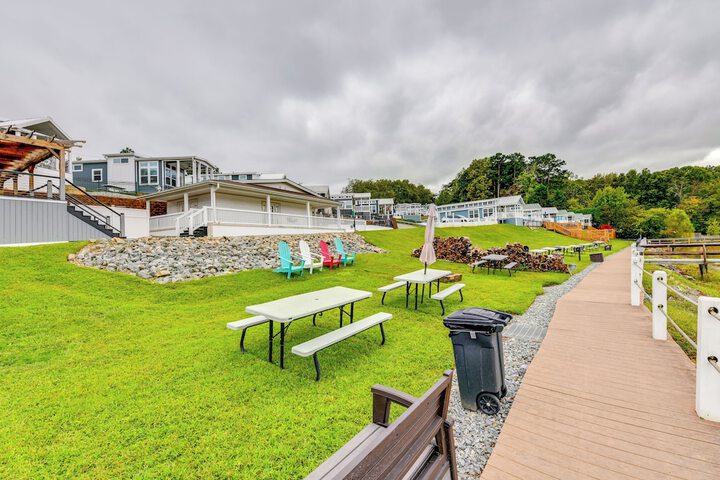 Community Perks + Views: Cozy Lake Norman Cottage