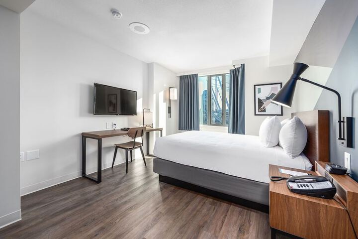 Room 34 of 51