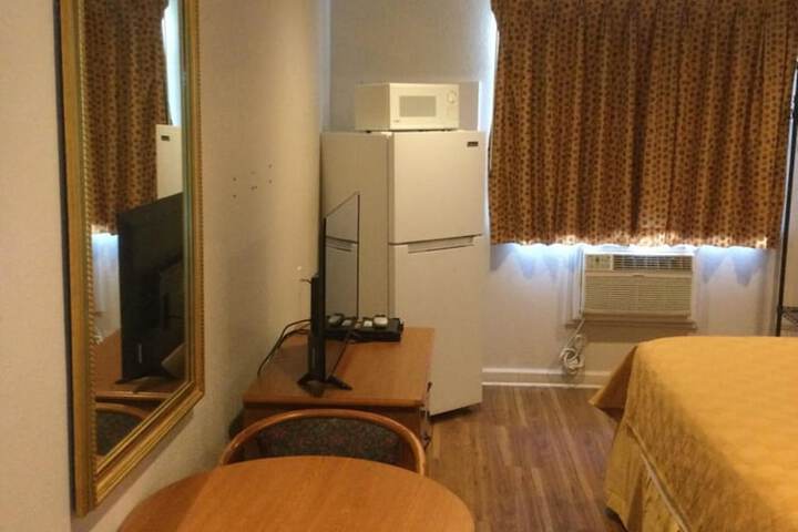 Room 9 of 34