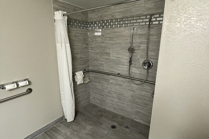 Room 9 of 27