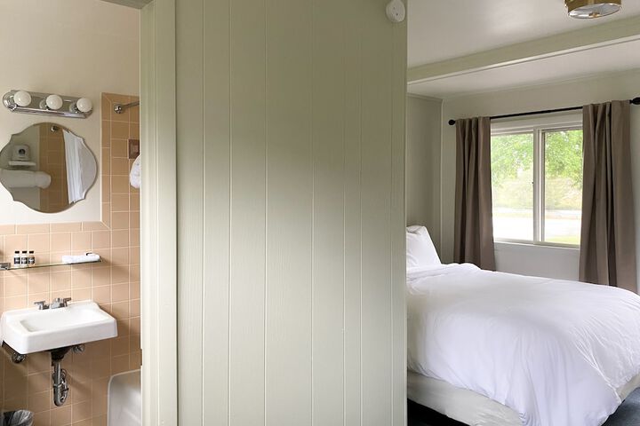 Room 12 of 30