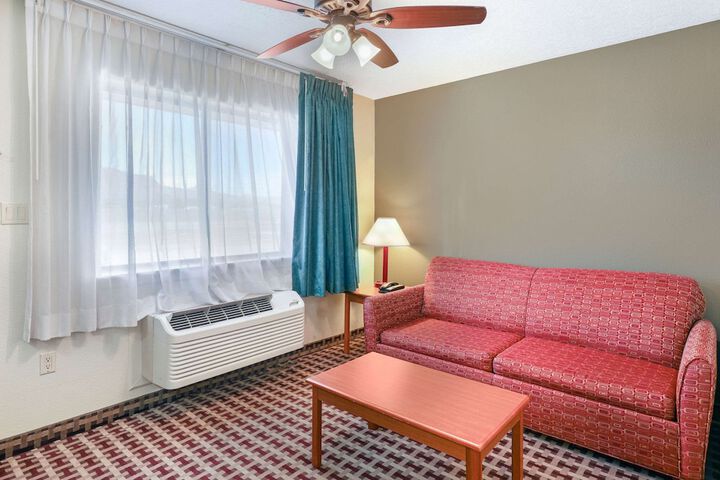 Room 14 of 36