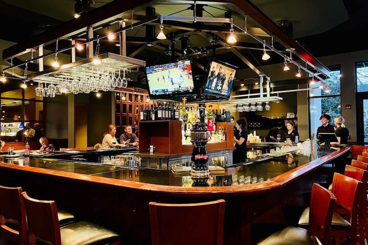 Holiday Inn Bloomington-Airport by IHG