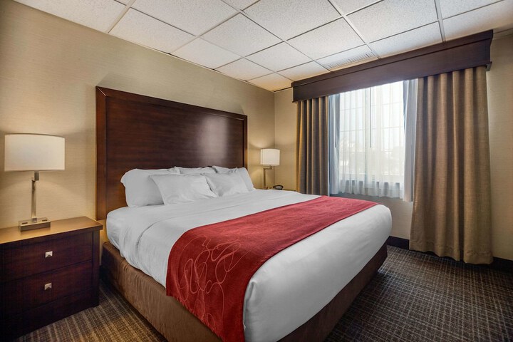 Room 27 of 49