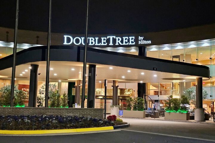 DoubleTree by Hilton Washington Dulles Airport