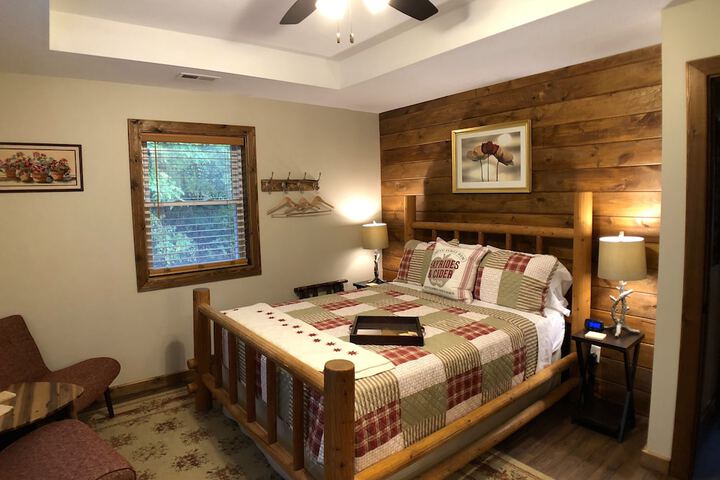 Room 17 of 28