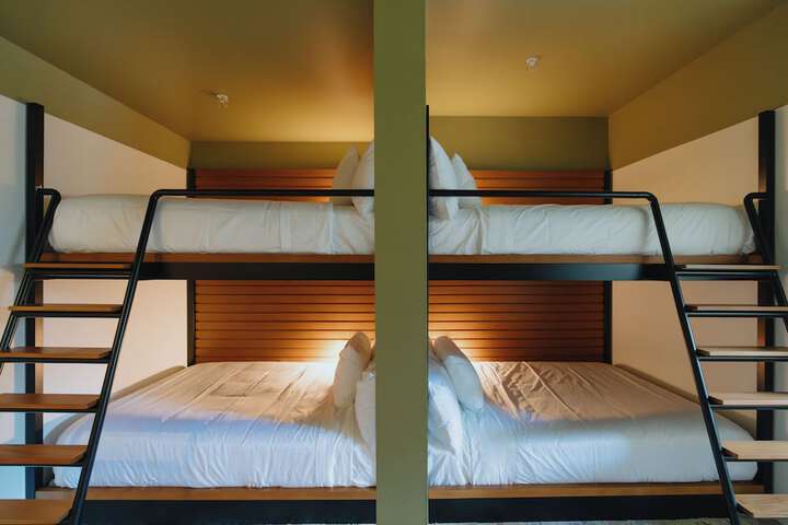 Room 83 of 115