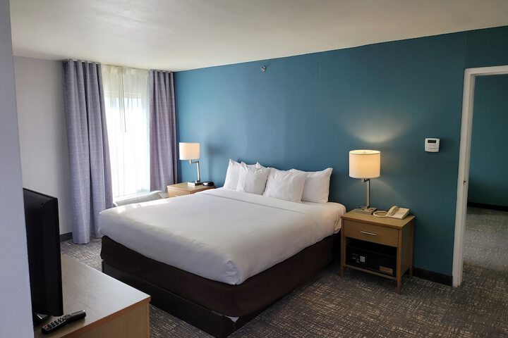 Room 12 of 65