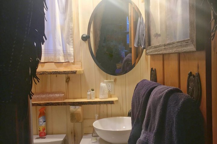 Room 45 of 182