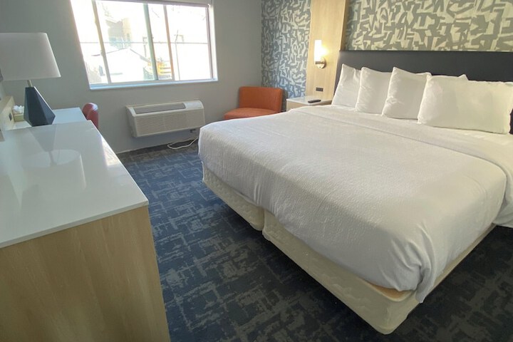 Room 19 of 35