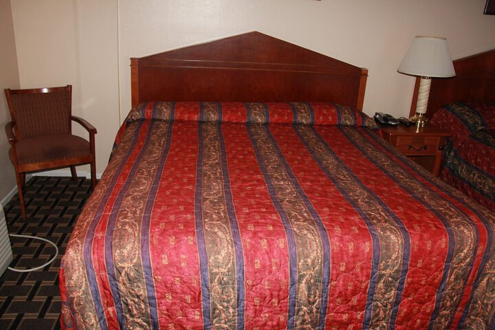 Room 35 of 89
