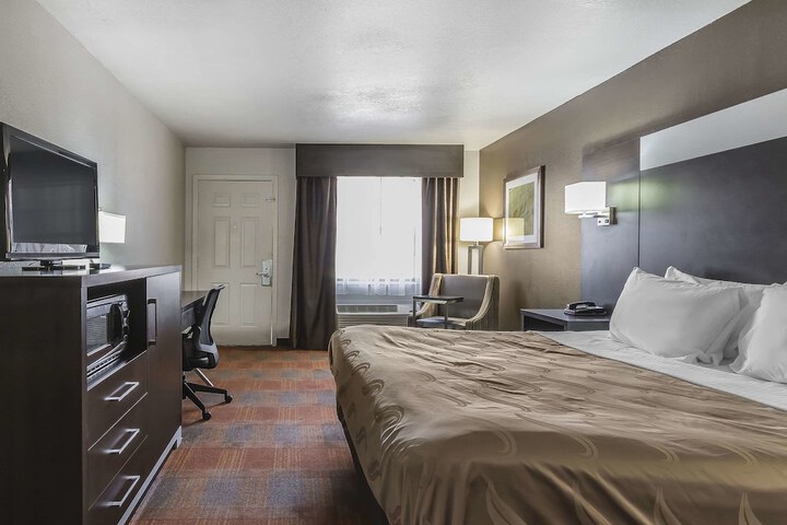 Room 43 of 62