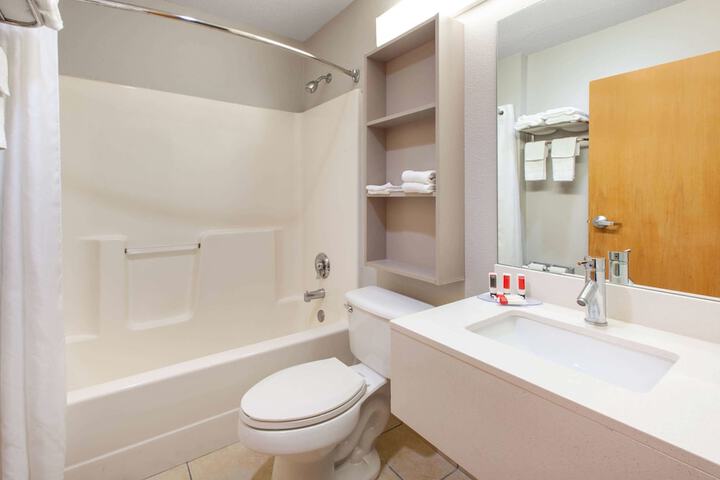 Room 14 of 25