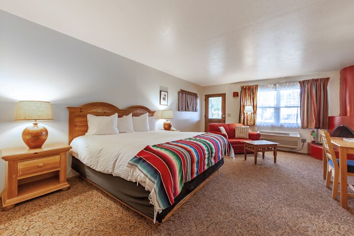 El Pueblo Lodge