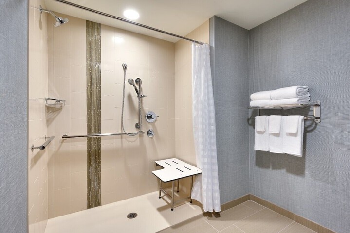 Room 15 of 34