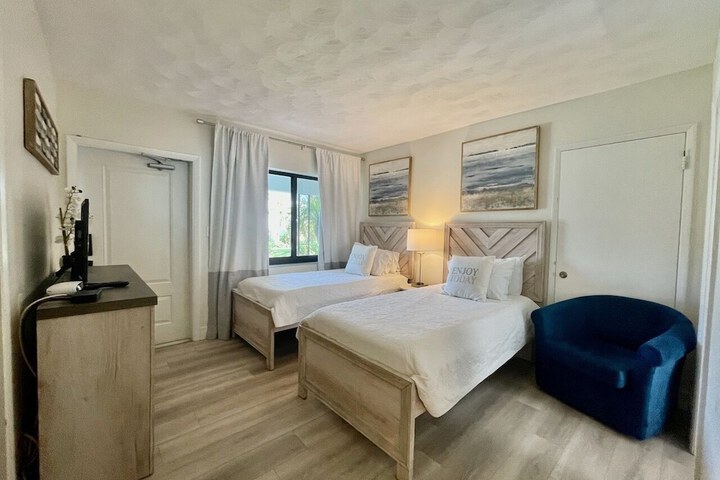 Room 53 of 89