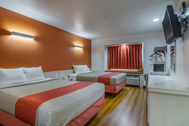 Room 28 of 29