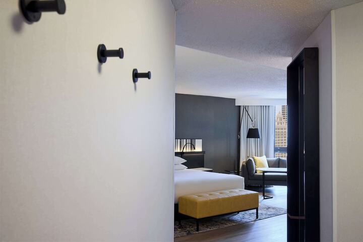Room 105 of 162