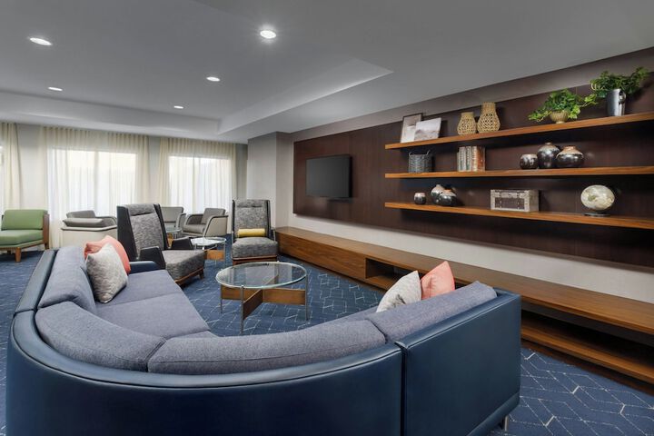 Courtyard by Marriott Salinas Monterey