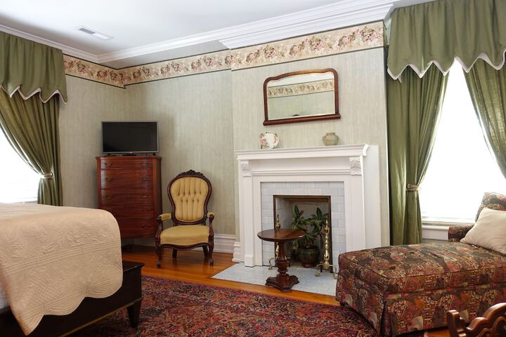 Room 29 of 151