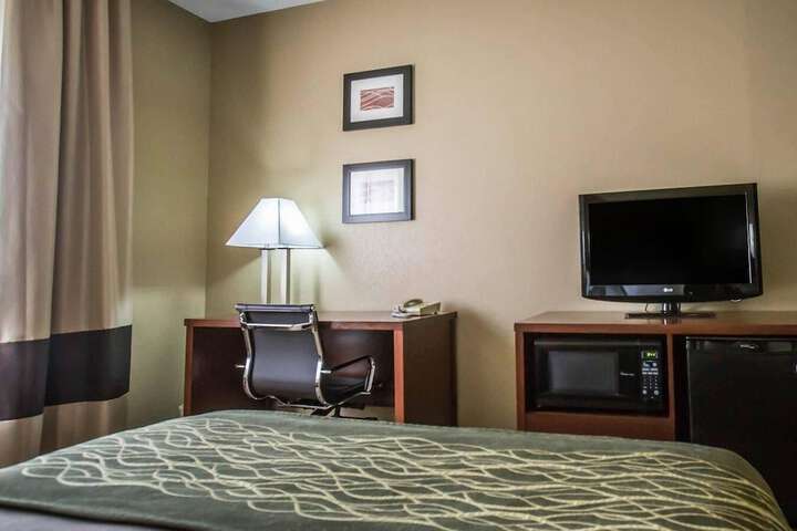 Comfort Inn Morris I-80