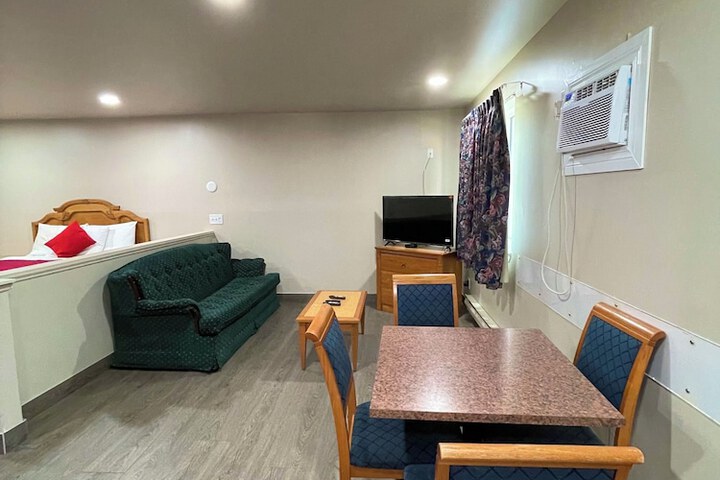 Room 10 of 41