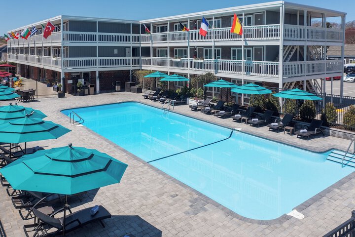 Pool 4 of 35