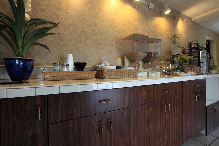 Breakfast/Coffee Service 9 of 10