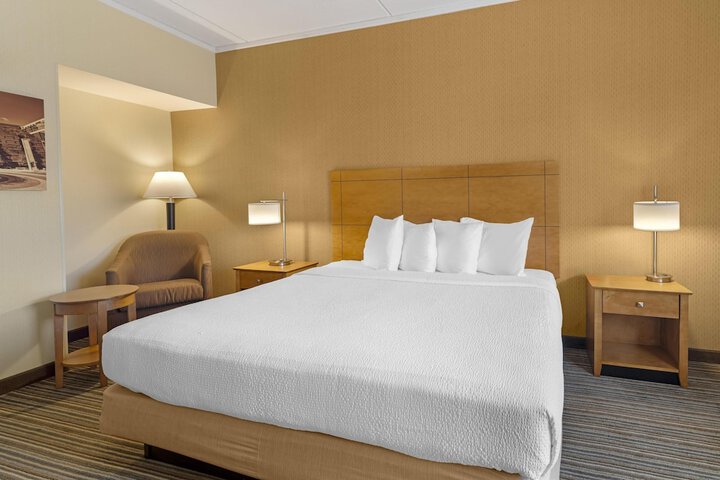 Best Western Royal Plaza Hotel & Trade Center