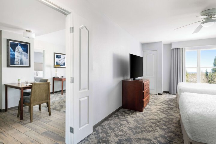 Room 25 of 53