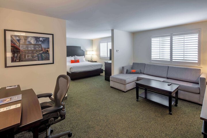 Collegian Hotel & Suites Trademark Collection by Wyndham