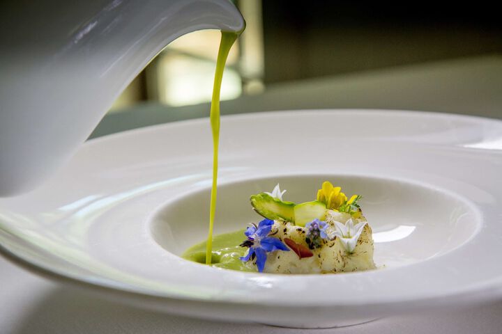 Dining 72 of 105