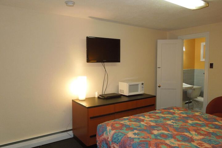 Room 42 of 49