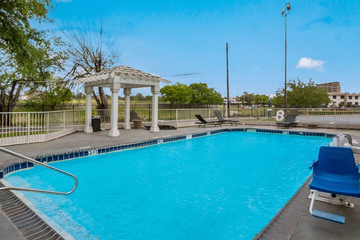 Pool 8 of 52