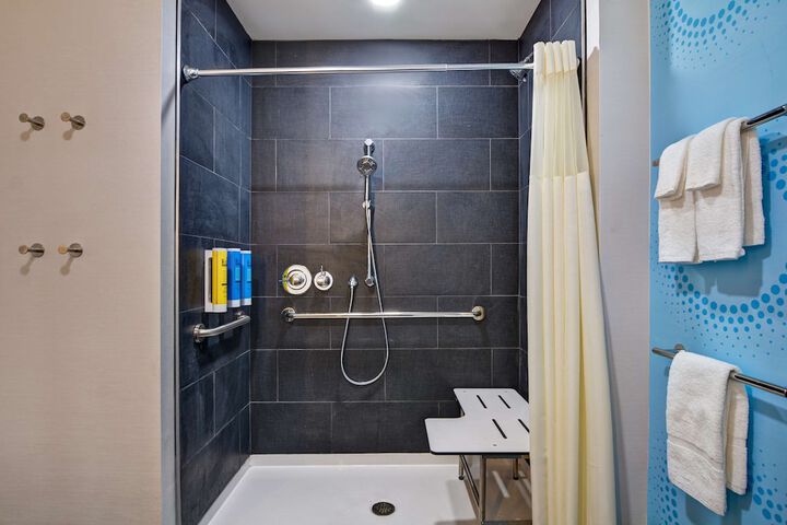 Room 15 of 35