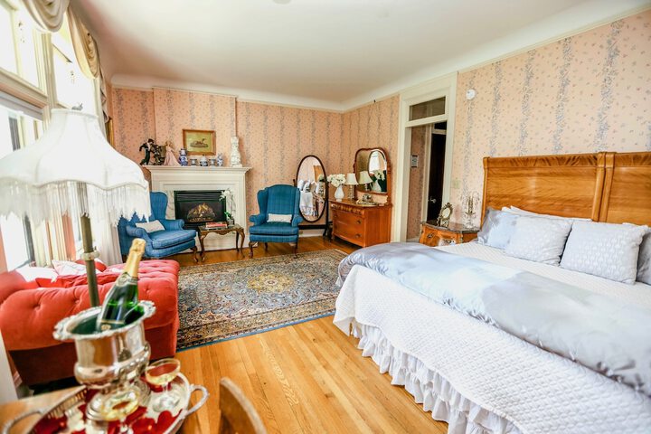 Room 171 of 275