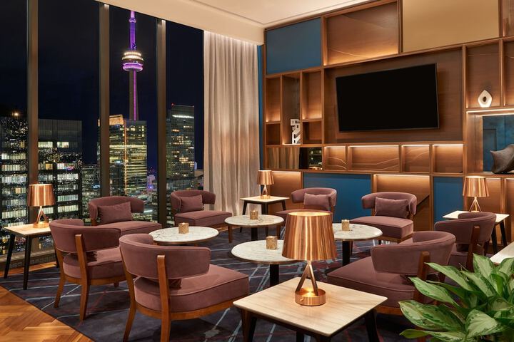Lounge 87 of 118